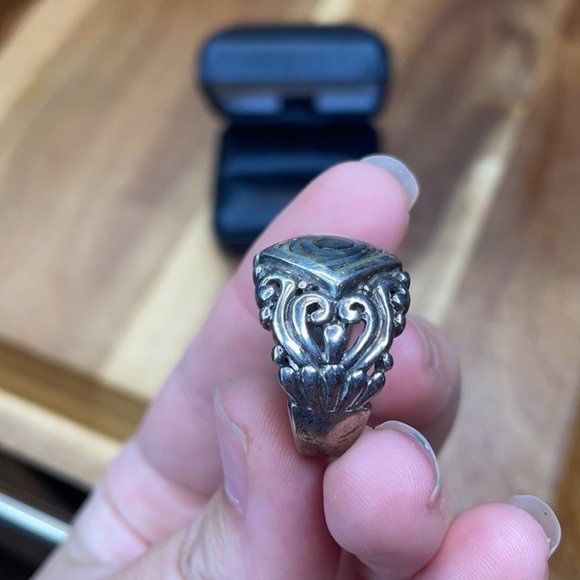 Pearl & Sterling Silver Unique handcrafted Thai Mother of Pearl Ring - Picture 8 of 10